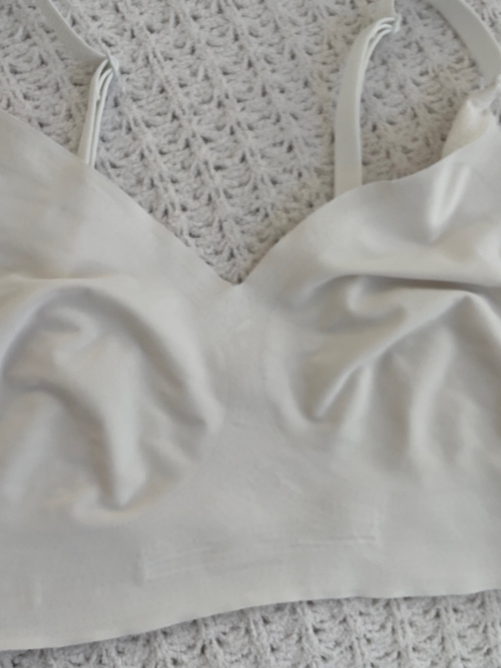 Seamless Everyday Comfort Bra - Nude and White medium - Picture 6 of 9